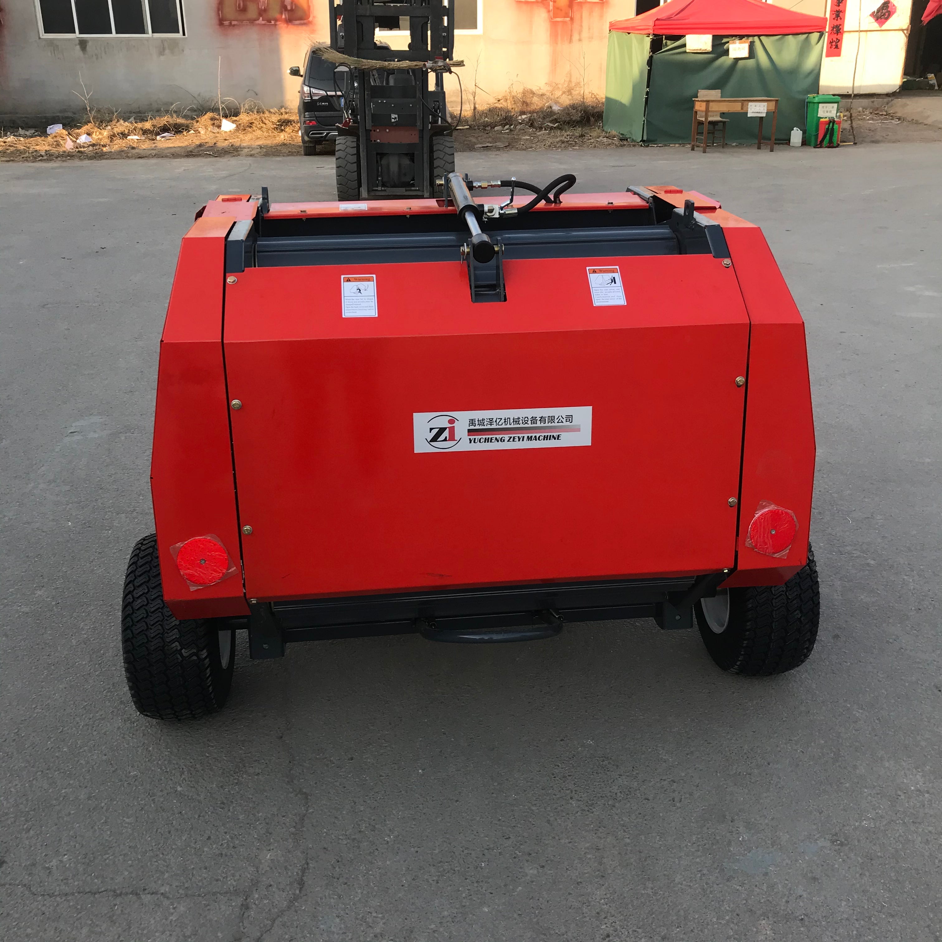 Rotopressa compatta AgriDolomiti RollBaler 1070