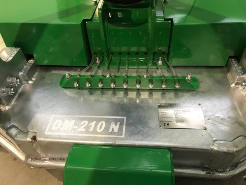 Piatto tosaerba con ruote pivottanti marca GEO modello DM 210 N