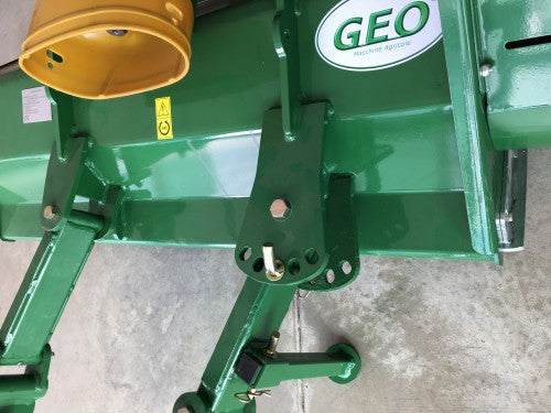 Trinciatrice leggera con terzo punto regolabile marca GEO modello EFM