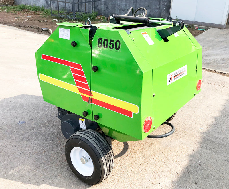 Rotopressa compatta AgriDolomiti Rollbaler 8050